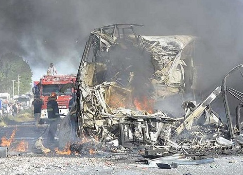 เหตุรถบัสชนรถบรรทุกในอาร์เจนตินา ดับ18