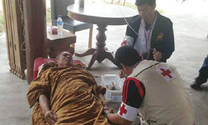 หลวงปู่พุทธอิสระต้องให้น้ำเกลือ ลั่นสู้จนตาย