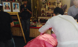 พ่อน้องเค้ก น้องเคน เหยื่อบึ้มราชประสงค์ร่ำไห้ จะอยู่ต่อไปยังไง