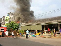 ไฟไหม้บ้านยายวัย70ตราดหวิดเผาเงินสดกว่าล้าน