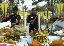 ค่ายจักรพงษ์ จัดพิธีบวงสรวงศาลพระนเรศวร