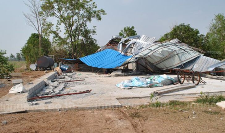 พายุถล่มหนองบัวลำภูเสียหายเกือบ100หลังคา