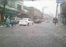 ฝนกระหน่ำภูเก็ตน้ำท่วมขังถนนหลายจุด