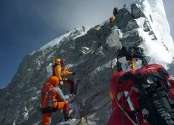 หิมะเอเวอเรสต์ถล่มตาย6-เร่งหา9คนสูญหาย