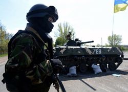 กองกำลังติดอาวุธยูเครนจับกลุ่มอ้างเป็นสายลับนาโต