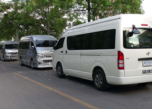 รถตู้นำเที่ยวสงขลาขู่ปิดด่านไทย-มาเลเซีย