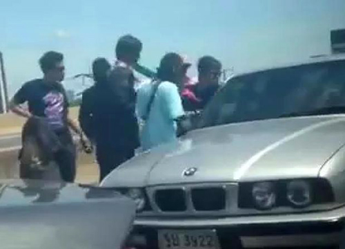 มารดานักบินแจ้งความเอาผิดการ์ดกปปส.