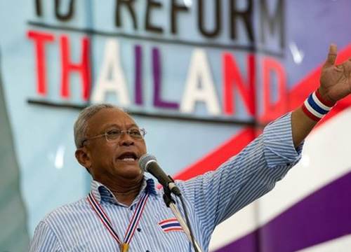 กลุ่มต้านรบ.ไทยขู่หานายกฯคนกลางเอง