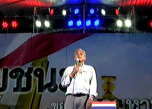 สุเทพเดินอนุสาวรีย์ชัยวรจักรพรุ่งนี้ขอบรรหารให้ครม.ออก