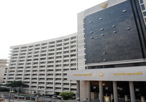 ศาลไม่ให้ประกันนศ.ป.โทหมิ่นเบื้องสูง