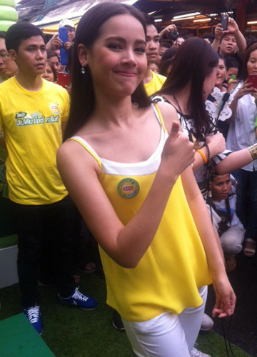 ญาญ่า อุรัสยา ปัด ณเดชน์ ตามเฝ้ากองละคร