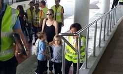 แองเจลินา โจลี่ บินมาไทย แต่ยกเลิกไปงานค่ายผู้ลี้ภัย