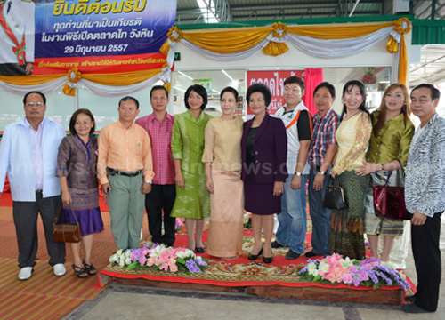 อริสมันต์โผล่ร้องเพลงสร้างความสุขที่ศรีสะเกษ