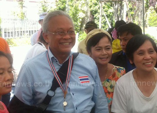 สุเทพทำบุญเกิดครบ 65 ปี วัดชลประทาน