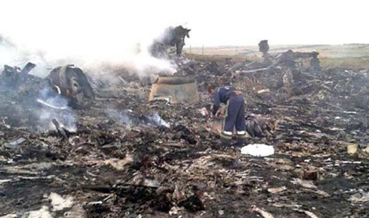 ผลตรวจกล่องดำ MH17 เบื้องต้นชี้ถูกยิงจากขีปนาวุธ
