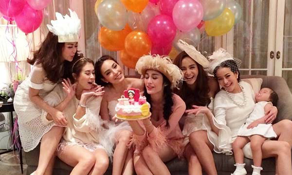 ดาราเพียบ! ปาร์ตี้วันเกิด "ครีม เปรมสินี"