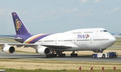 การบินไทยจอดฉุกเฉินที่บาหลี หลังกระจกห้องนักบินแตก