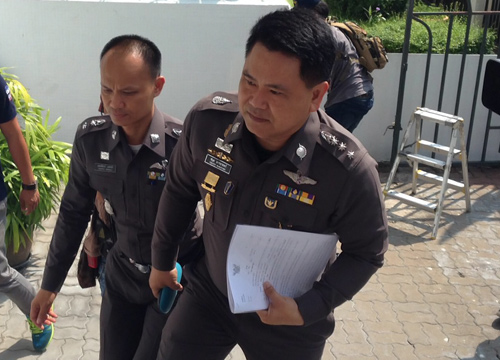 จนท.มาศาลทหารประสานขอฝากขังคดีหมิ่นเบื้องสูง