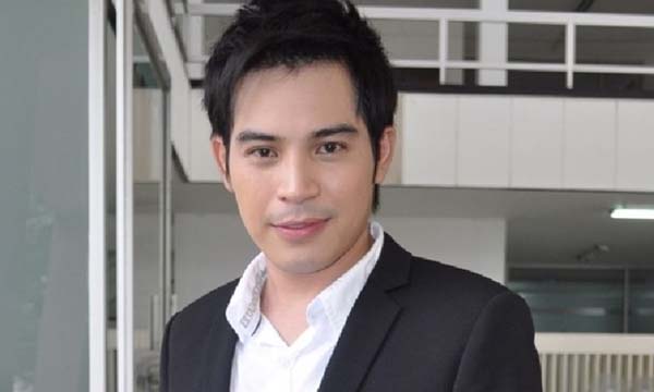 แพทย์ชี้ตัดขา "ปอ ทฤษฎี" เพราะมีภาวะแทรกซ้อน