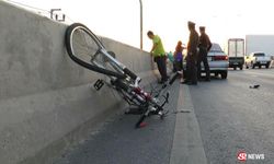 ลุงวัย 52 ซ้อมปั่นจักรยาน ถูกรถชนกระเด็นตกสะพานดับ
