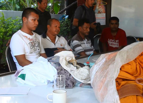 ตร.บุกวัดดังนครศรีฯจับเจ้าอาวาสเณรฉี่ม่วง