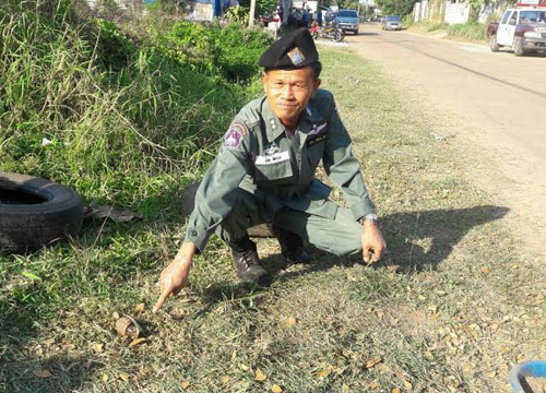 ชาวบ้านท่าบ่อหนองคายพบระเบิดทิ้งริมทาง