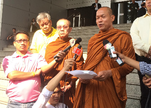 พุทธะอิสระฟ้องศาลเอาผิดพระเมธีกรณีถูกขับไล่