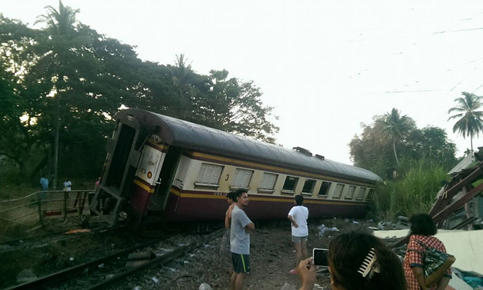 รถขยะฝ่าเครื่องกั้นชนรถไฟสายใต้ ดับ 1