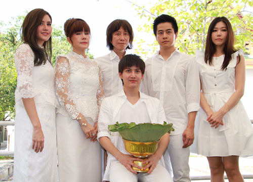 ฤกษ์ดี! กอล์ฟ พิชญะ บวชแทนคุณพ่อ แม่ 15 วัน