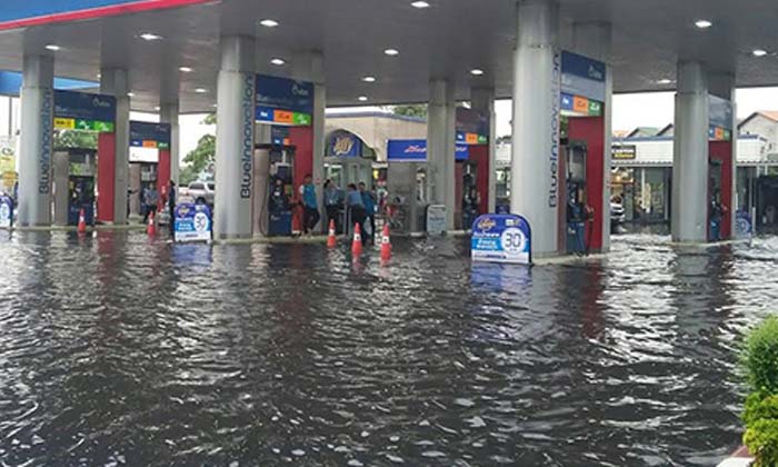 พายุฤดูร้อนถล่มรังสิต-ปทุมฯ น้ำท่วม อยุธยาฝนตกหนัก