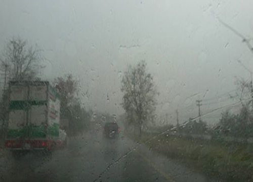 ภาคตอ.ใต้ฝนตกหนักกทม.40%มีน้ำท่วมขัง-รถติดหนึบ