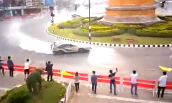 วิจารณ์หนัก! แข่งดริฟท์รถรอบเจดีย์วัดสามปลื้ม กลางเมืองอยุธยา