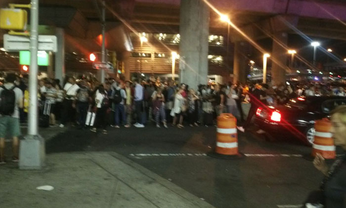 ด่วน สนามบินJFKอพยพผู้โดยสาร ลือเหตุกราดยิง