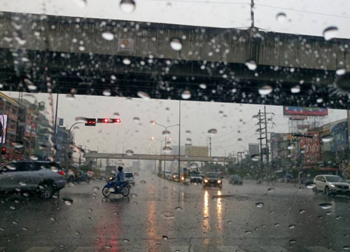 กลางตอ.อีสานตอนล่างฝนตกหนักกทม.ฝน80%