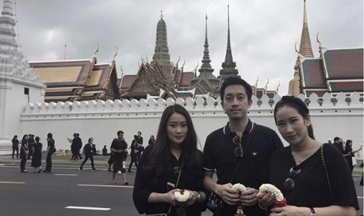 ครอบครัวชินวัตร ร่วมถวายความอาลัย พระเจ้าอยู่หัวในพระบรมโกศ