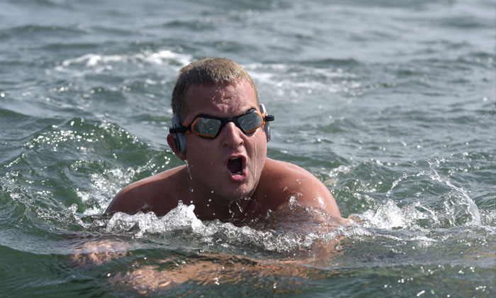 นักว่ายน้ำอังกฤษสร้างสถิติว่ายข้ามมหาสมุทรแอตแลนติก