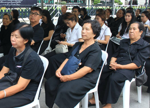 สธ.ดูแลปชช.เดินทางถวายสักการะพระบรมศพต่อเนื่อง