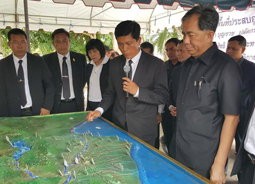 ปลัดมหาดไทยตรวจเยี่ยมพื้นที่ประสบภัยเพชรบุรี