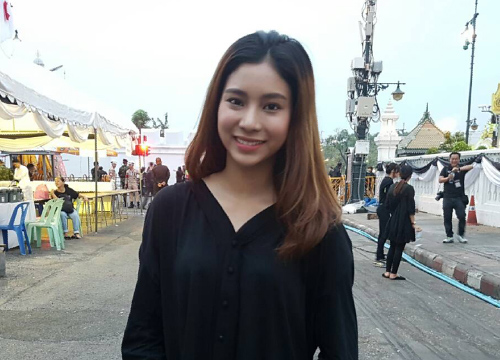 เบสท์ ภัทรารวีย์ร่วมแจกริสแบนด์เราเกิดในรัชกาลที่9