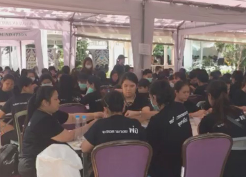 ปชช.จิตอาสาร่วมบรรจุข้าวพอเพียง