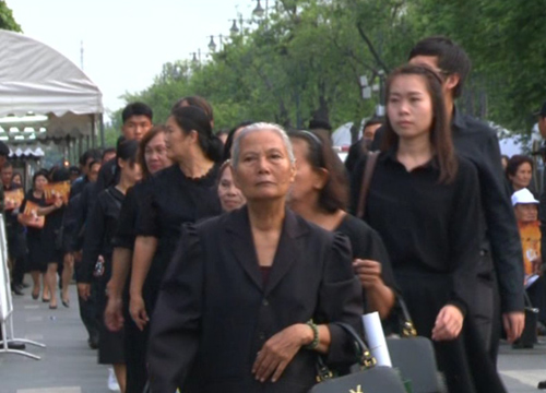 วันนี้ปชช.ร่วมกราบถวายบังคมพระบรมศพแล้วกว่า15,000คน