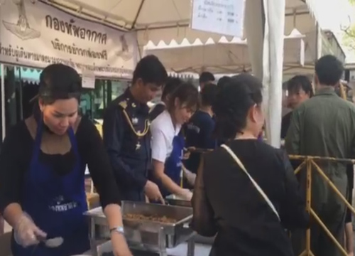 ทอ.แจกข้าวปชช.-ร่วมด้วยฯบริการปฐมพยาบาล