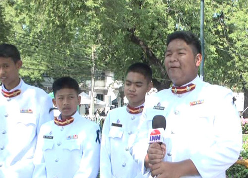 ร.ร.เฉลิมพระเกียรติระยองเข้ากราบบังคมพระบรมศพ