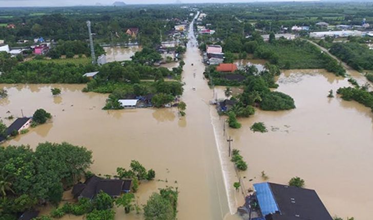 ฝนถล่มพัทลุงทำระดับน้ำลำคลองสูงขึ้นจนหลากท่วม