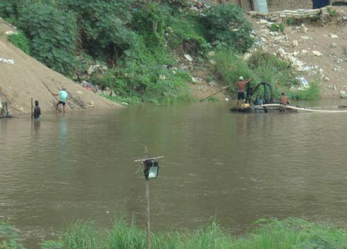 คนลอบทิ้งปฏิกูลลงแม่น้ำเมยกปภ.ลดกำลังผลิต50%