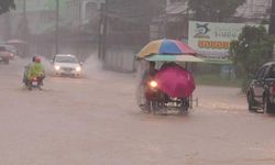 ปภ.เตือนภาคใต้ เตรียมรับมือฝนตกหนัก อุตุฯ ห่วงชุมพรที่แรก