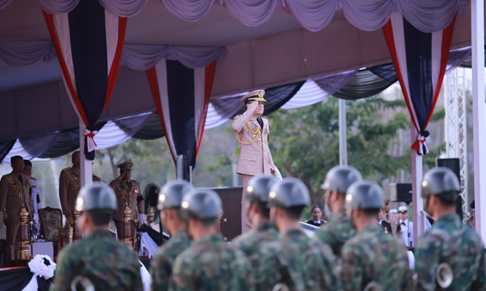 ยิ่งใหญ่  ทร. จัดพิธีกระทำสัตย์ปฏิญาณตนต่อธงชัยเฉลิมพล และสวนสนามเนื่องในวันกองทัพไทย