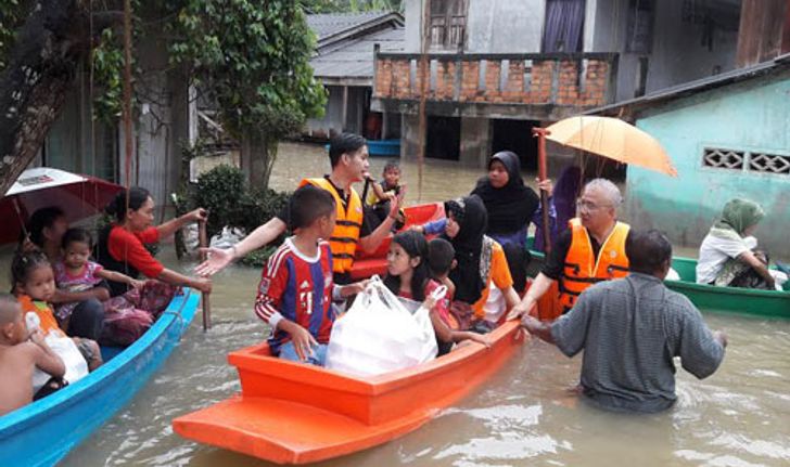 ต.ปะกาฮะรังจ.ปัตตานียังจมน้ำเข้าออกต้องเรือ