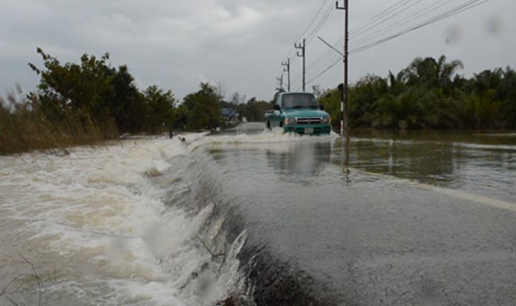 ท่วมครั้งที่3ต.หนองตรุดสูง2เมตร3หมู่บ้าน