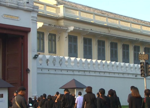 ปชช.อุดรฯ อุตรดิตถ์ ราชบุรี เข้ากราบพระบรมศพ